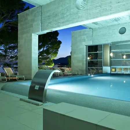 蓝日索林酒店 4*